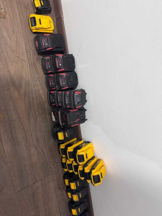 Acumulatori baterii Milwaukee Dewalt Makita