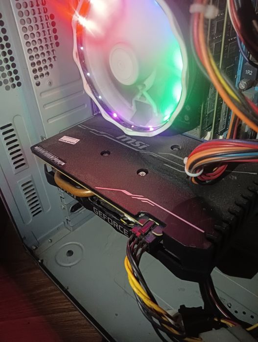 RTX 2060 на 6GB.