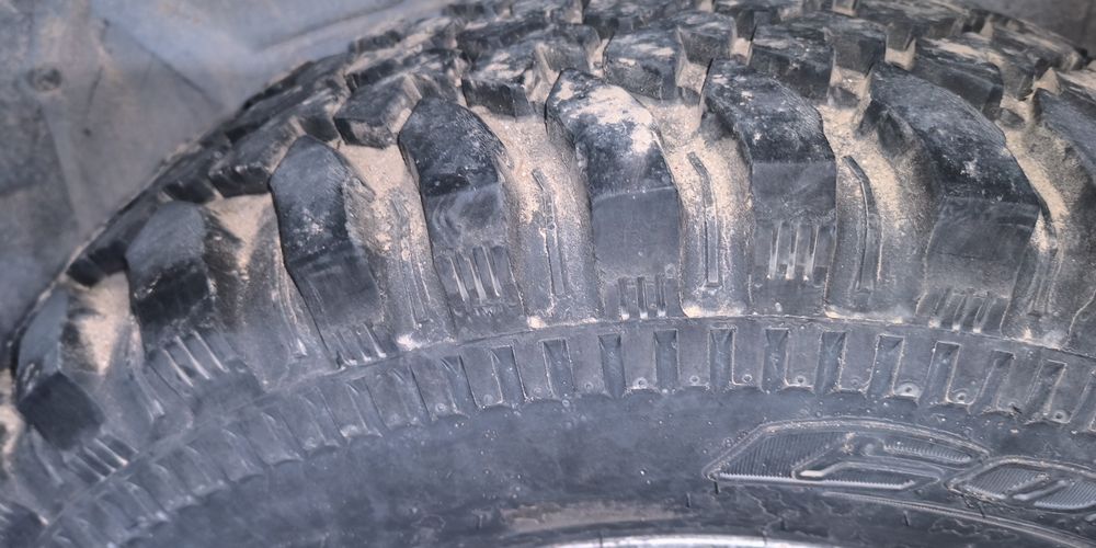 Продам резину грязевую