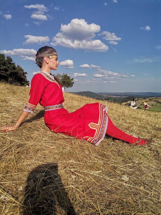 Рокли с фолклорни мотиви.Туники.Мъжки ризи.Изработка пo индивид.мерки