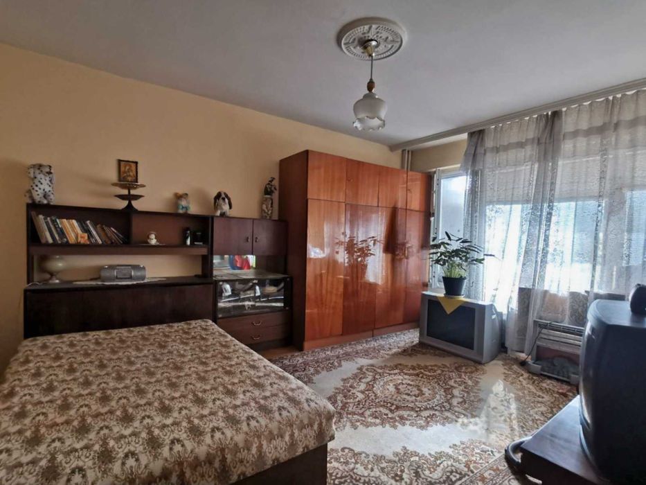 Продава се Тристаен апартамент в Русе, Родина 2 - 84 кв.м за 1014 €/кв.м - Снимка #3