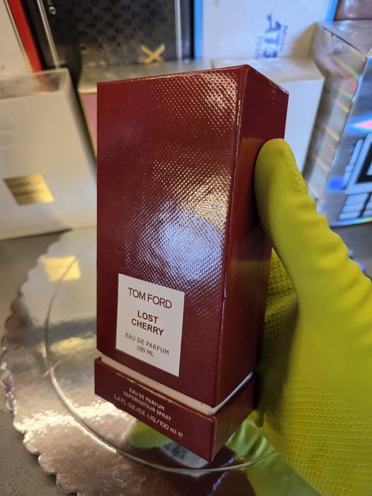 TomFord Lost Cherry с лек дефект
