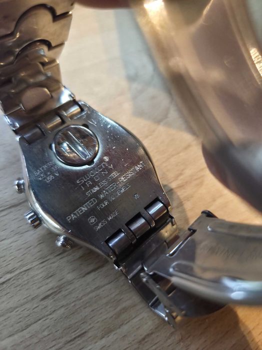 Часовник Swatch Irony