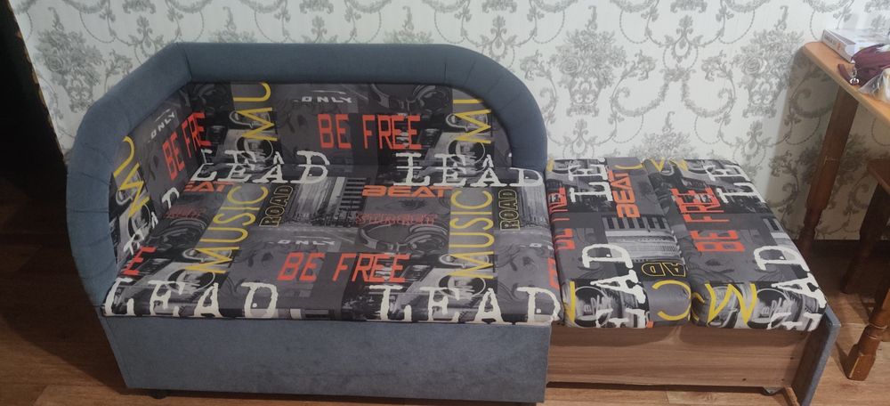 Продам подростковый диван