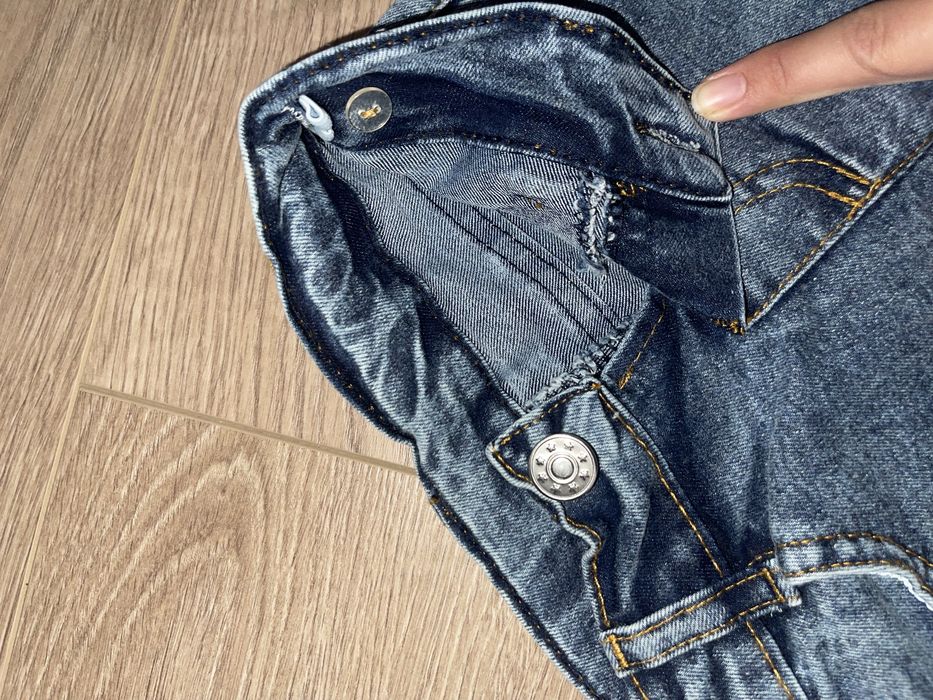 Джинсы детские две пары