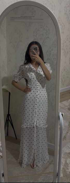 Сатылымда әдемі көйлек