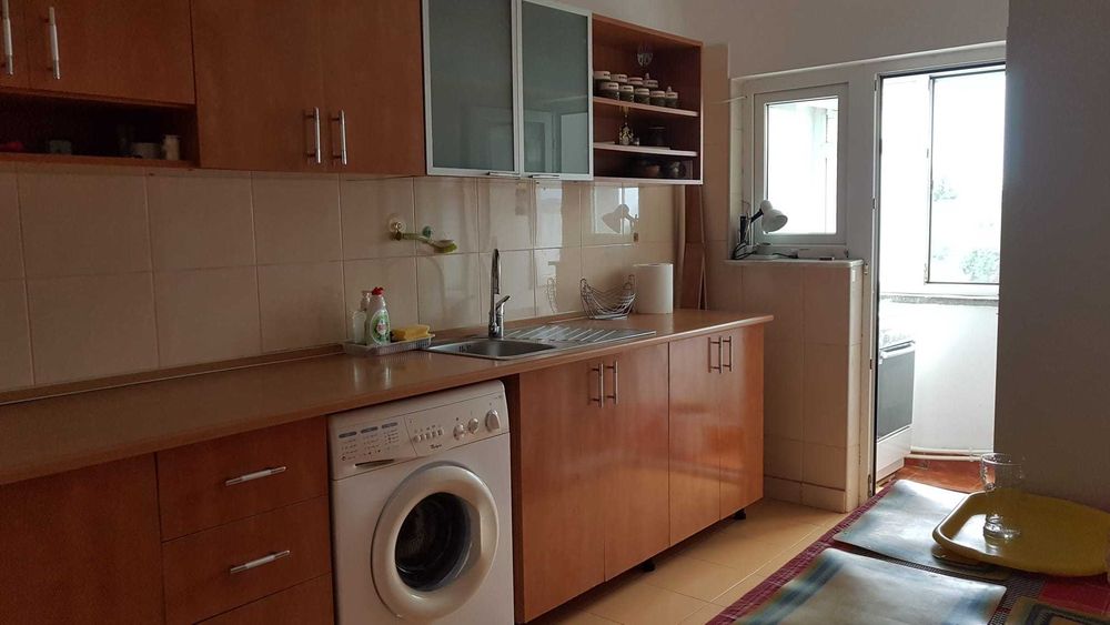 Apartament 3 camere decomandat, 70 mp utili (78 mp construiți), ultracentral, 3 balcoane, centrală proprie, SLATINA, OLT - DIRECT PROPRIETAR