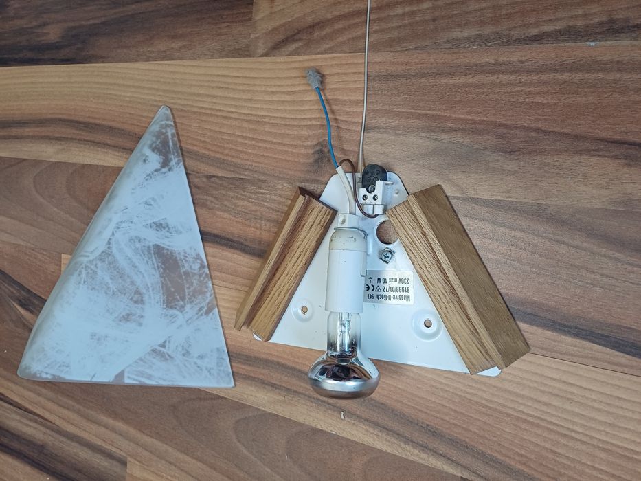 Aplica perete (întrerupător pe sfoară)