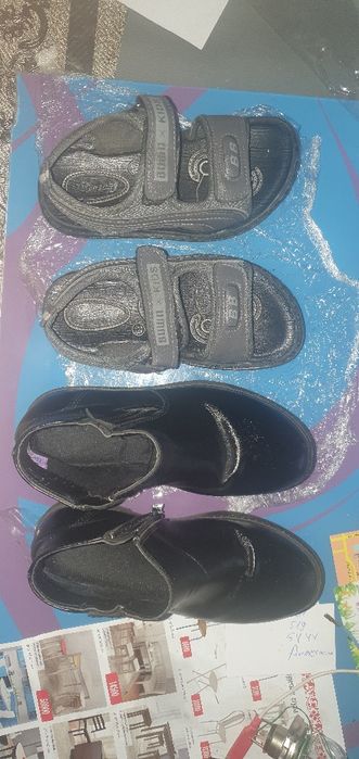 Продам детскую обувь