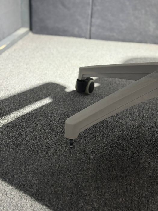 Kreslo Ofis sotiladi Sostoyanie Alo