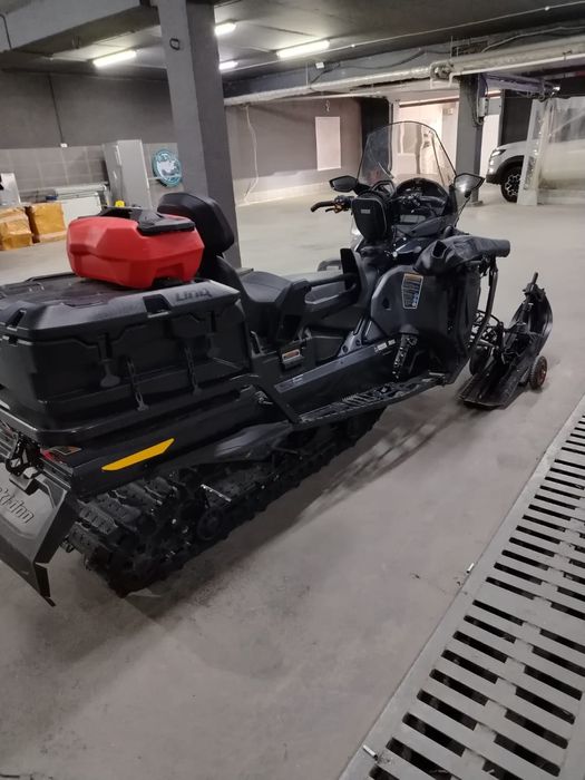 BRP Ski-Doo Expedition 900