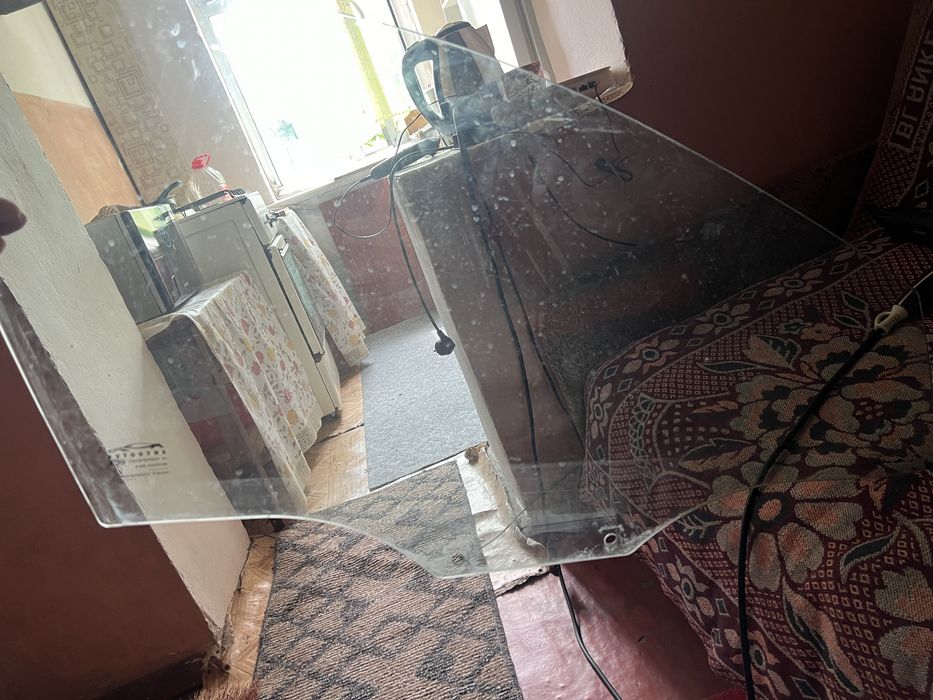 Gentrani oldingi 2 ta oynasi