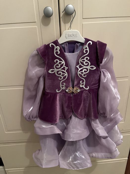 Тусаукесерге арналган койлек адеми