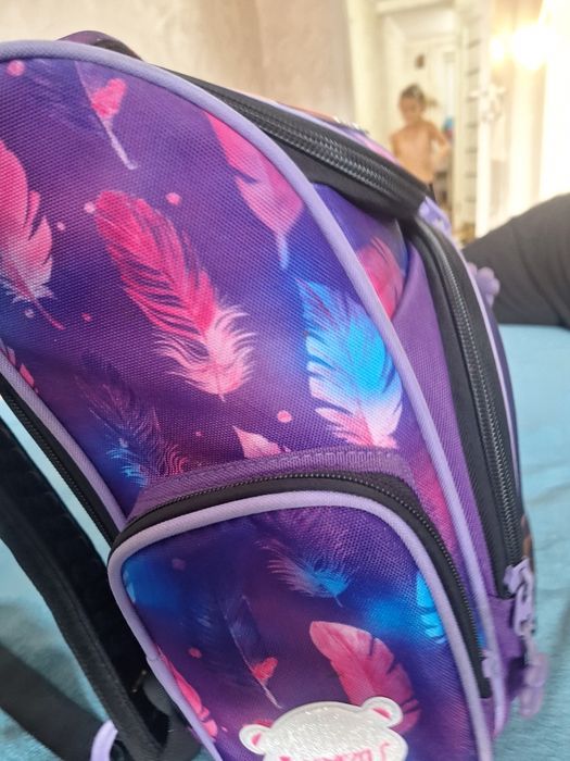 Продам портфель и сумка для сменки.