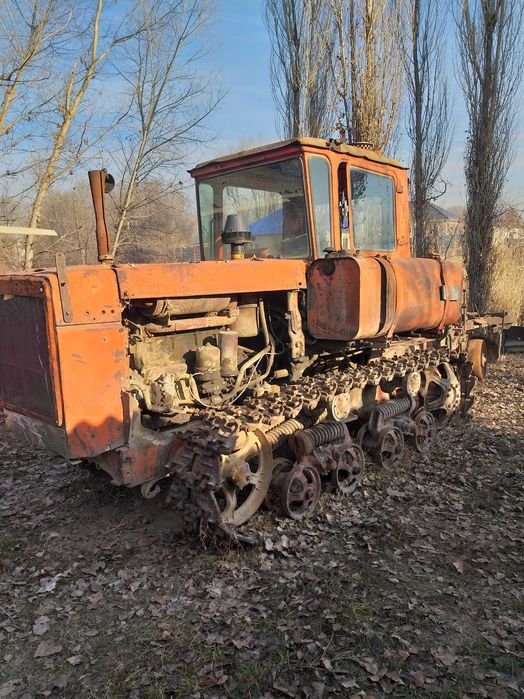 Трактор ДТ 75 гусеничный