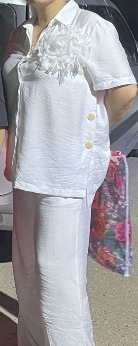 Продам брючной костюм