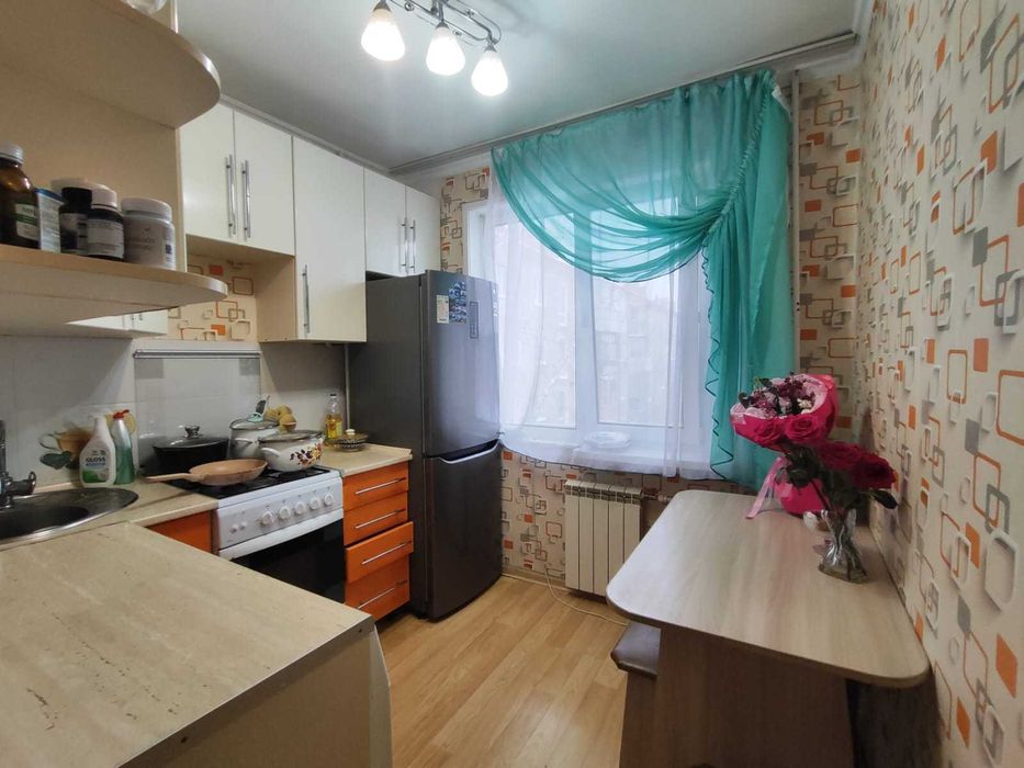 3 комнатная квартира , район лицея Бест