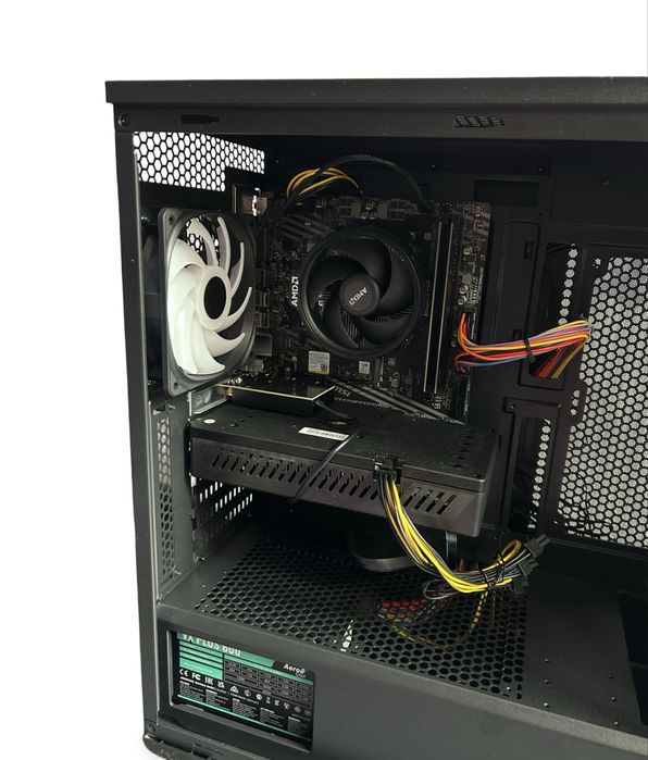 Ново! Геймърски компютър – Ryzen 5 5500 / RX 590 8GB / 16GB RAM