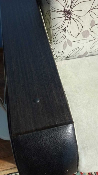 Диван трехместный