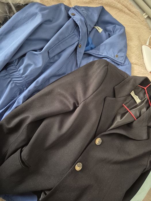 Продам костюм и ветровку