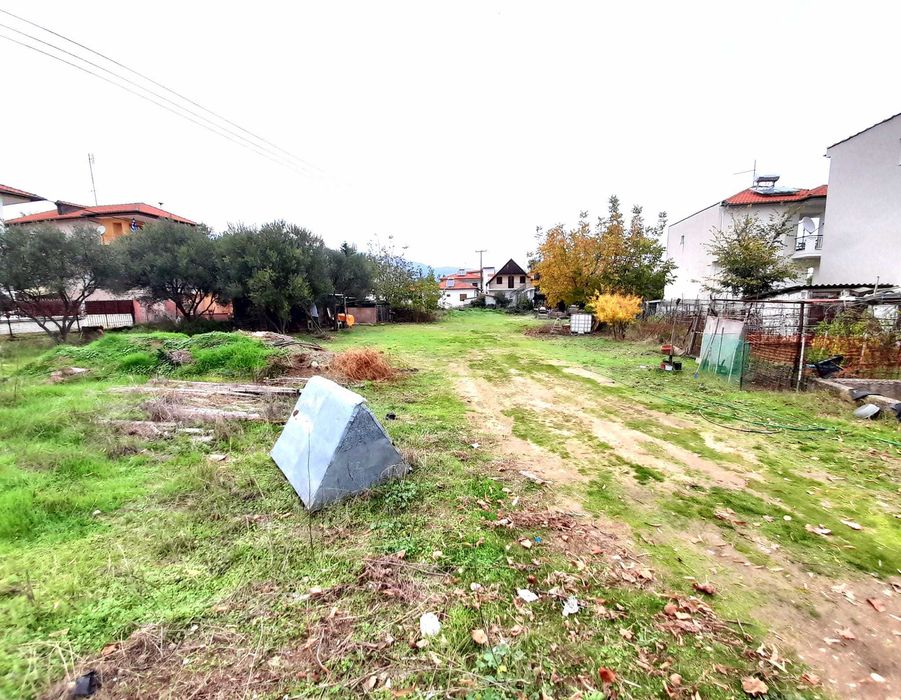 Продава се инвестиционен парцел с площ 1800 м2 в Аспровалта, Гърция