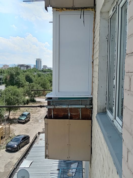 Балкон новый окна