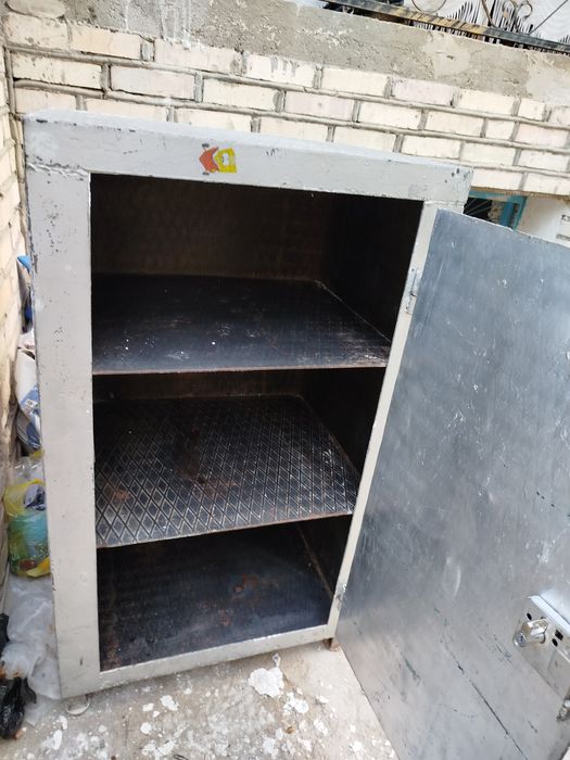 Seyf sotiladi holati yaxshi kelishib olamiz