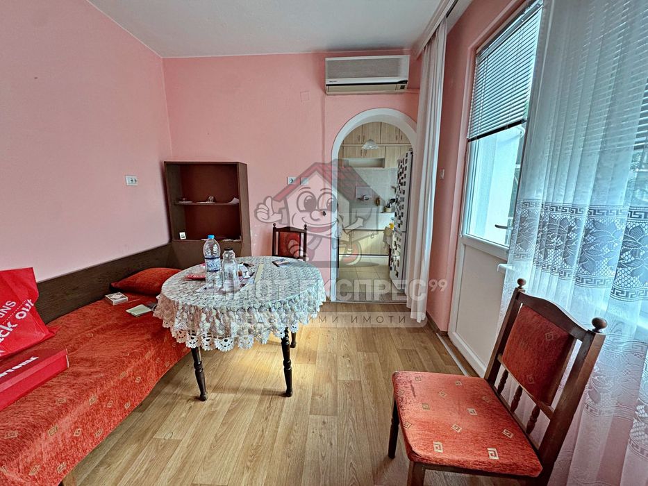 Етаж от къща, 3 спални, с двор, таван и изба, кв.Зъбчето