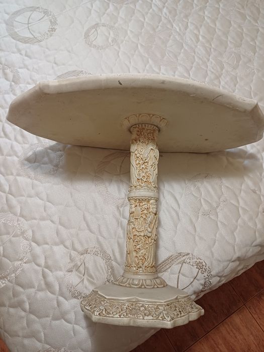 Италианска бутикова масичка от Ренесанса