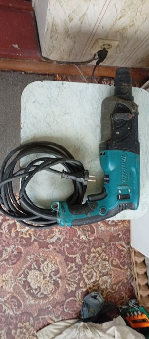 Перфоратор МакитаHR2470 оригиналТриПозиции в отличномРабочемСостоянии