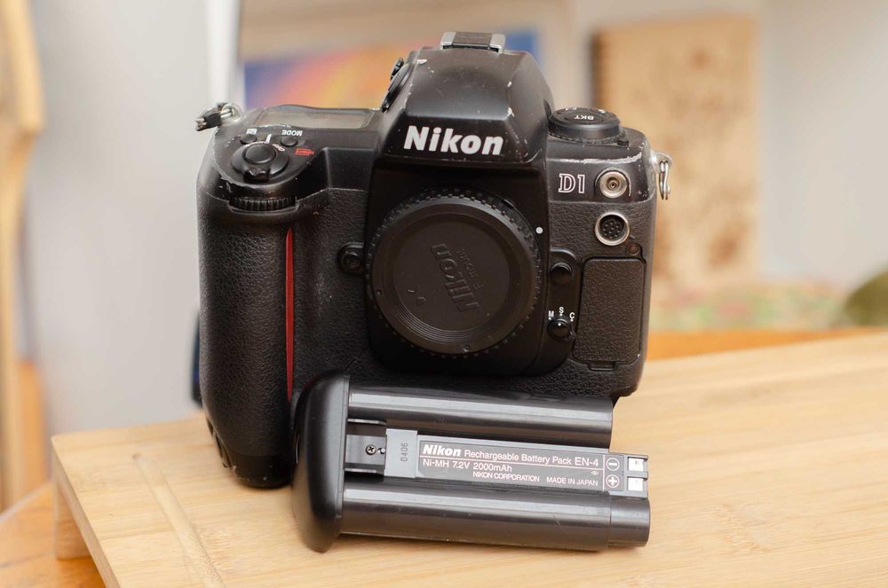 Nikon D1, primul dslr Nikon, netestat