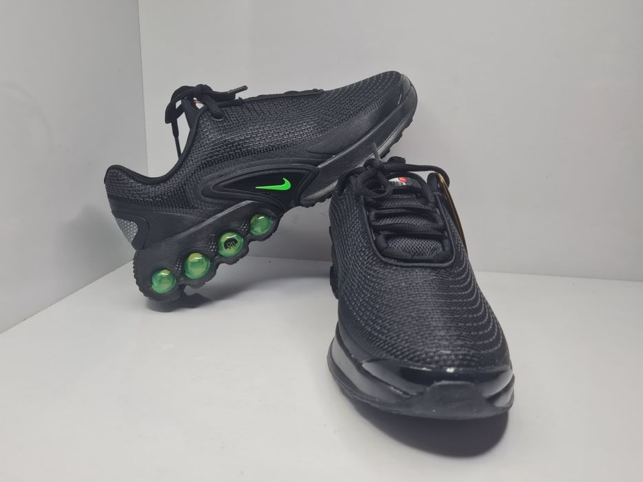 Маратонки Nike Air Max DN 

Чисто нови  с кутия. 

Размер 38 стелка 24