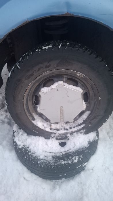 Продам  резину с дисками зимняя шипы