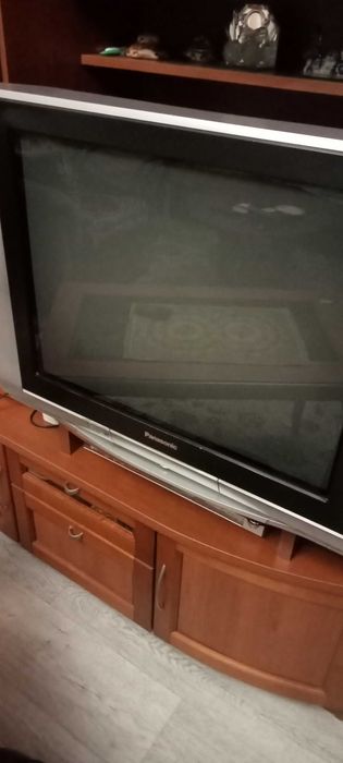 Продам телевизор б/у Panasonic с кинескопом в рабочем состоянии