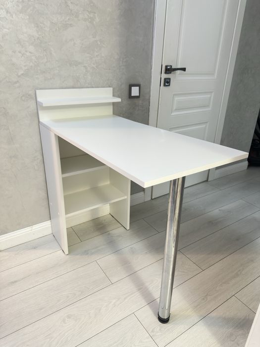 Продам маникюрный стол