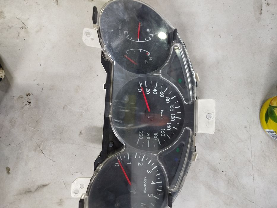 На Субару форесте щиток приборов б/у
