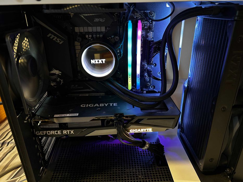 Геймърски i9 11900Kf/RTX 3060 12gb/16gb рам/Nvme 1,5tb/NZXT Top RGB