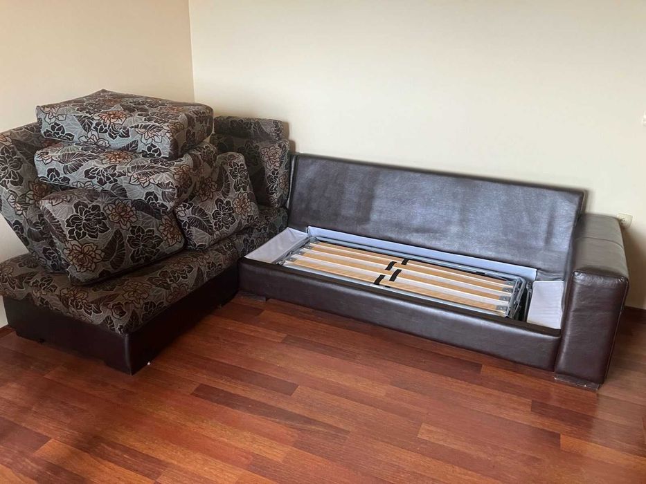 Голям ъглов диван / разтегателен с лежанка