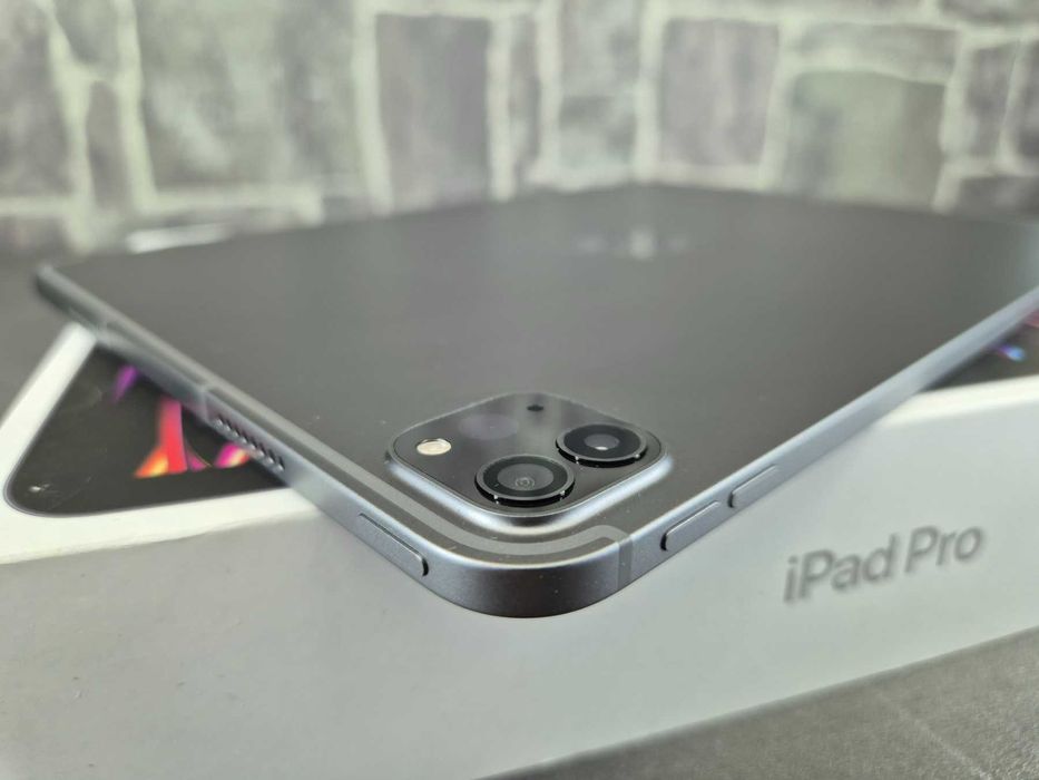 Apple iPad Pro 11" 4th Gen 512GB Cellular + Apple Magic Keyboard