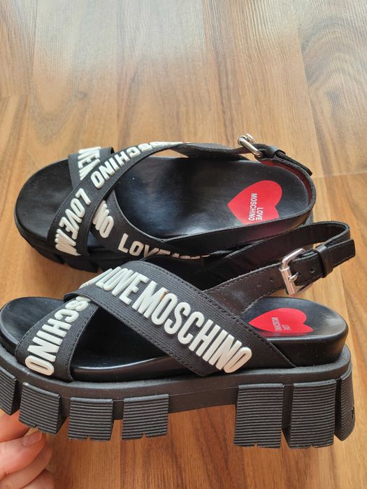 Love Moschino чисто нови дамски сандали