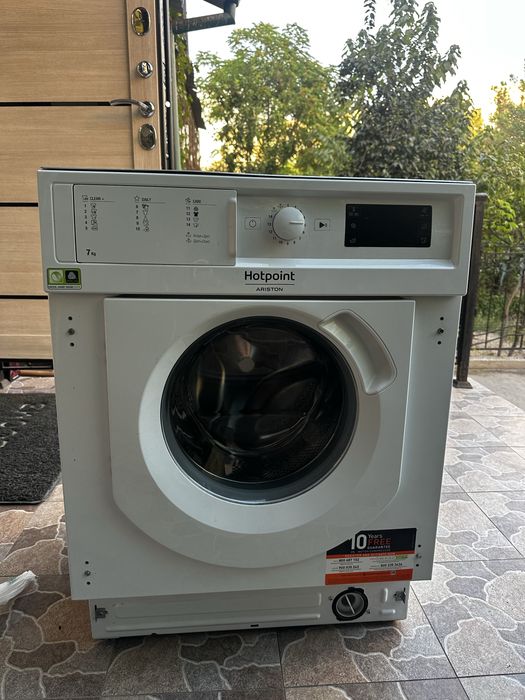 Продам встраиваемую стиральную машину Ariston Hotpoint