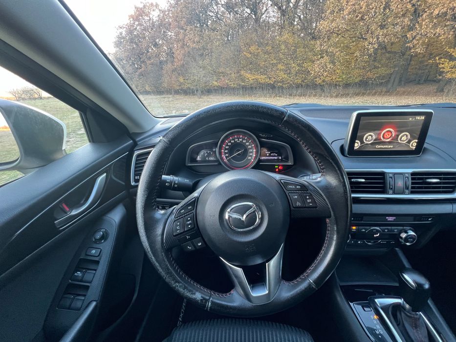 Vand mazda 3 hatchback model 2014