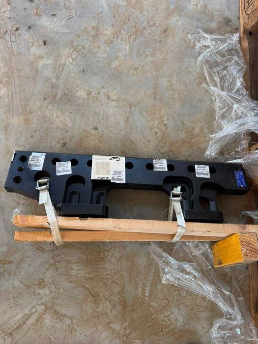 Suport scara / sina cuplare dreapta JCB 331/57764 original nou (25 kg)