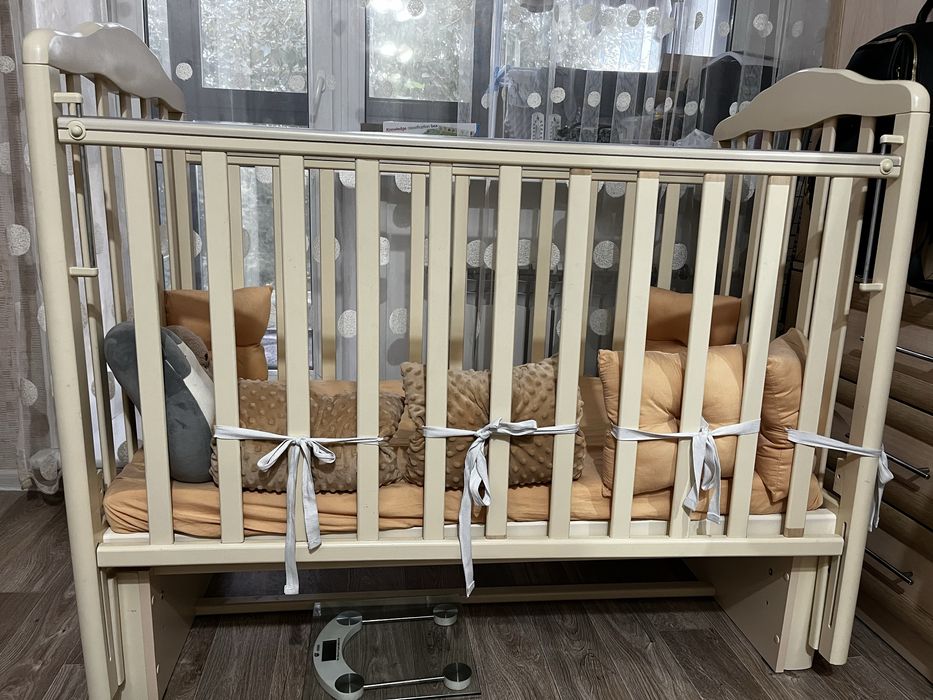 Продам детскую кроватку