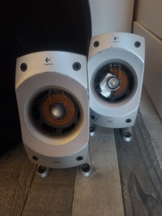 Sistem Logitech z5500 5.1 subwoofer  si 5 sateliti