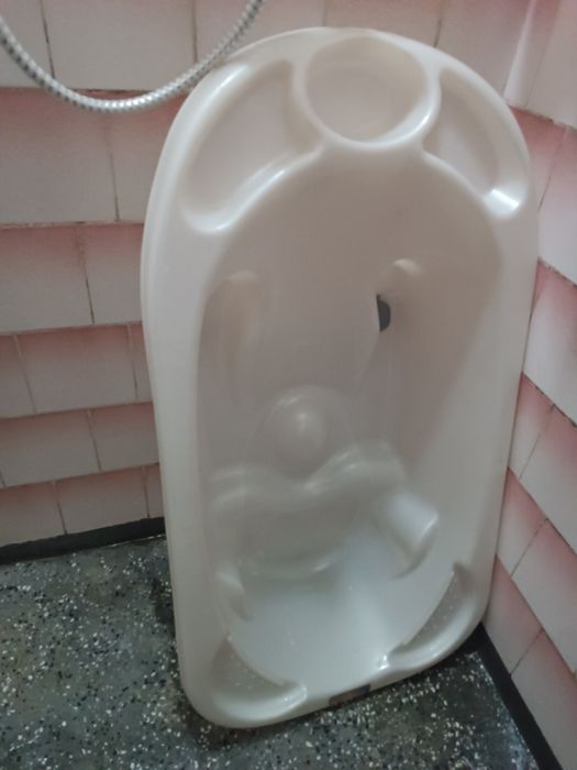 Бебешка анатомична вана