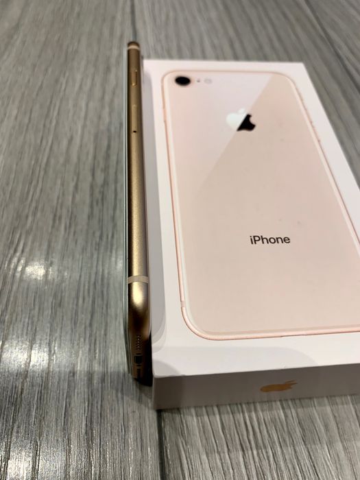 iPhone 8, Gold, 64GB