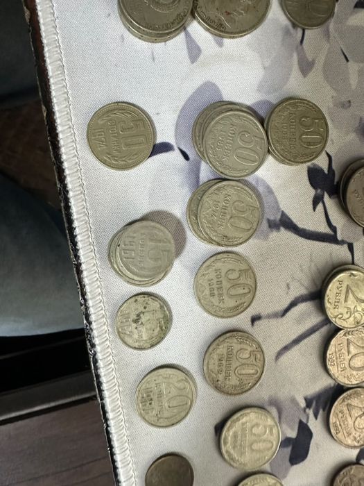 Продам старинные монеты