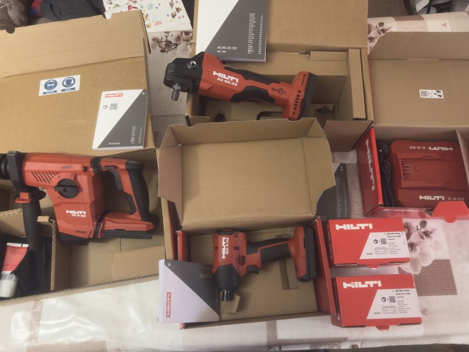 Нови!  Hilti TE-22, AG6-22, SID6-22+ 2xB110-5.2ah +C6 230v
