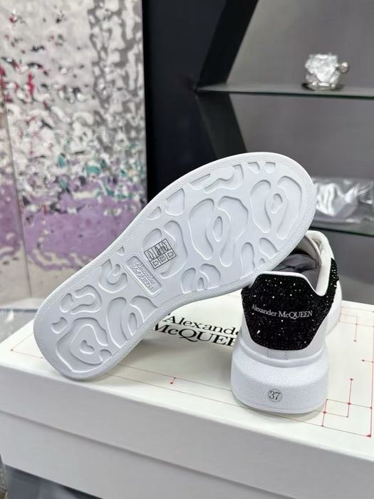 Alexander McQueen Oversized Sneaker – White/ Black Crystals Poze Reale